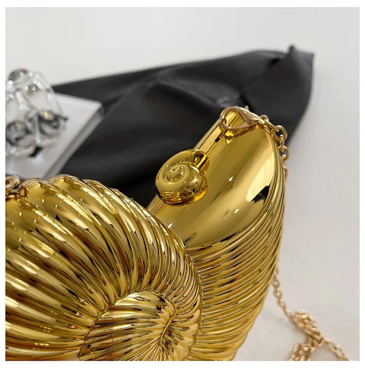 Simple Conch Dinner Bag Women's Shoulder Messenger Crossbody Bag Fun Personality Metal Chain Clutch Acrylic Shell Phone Bags Hot