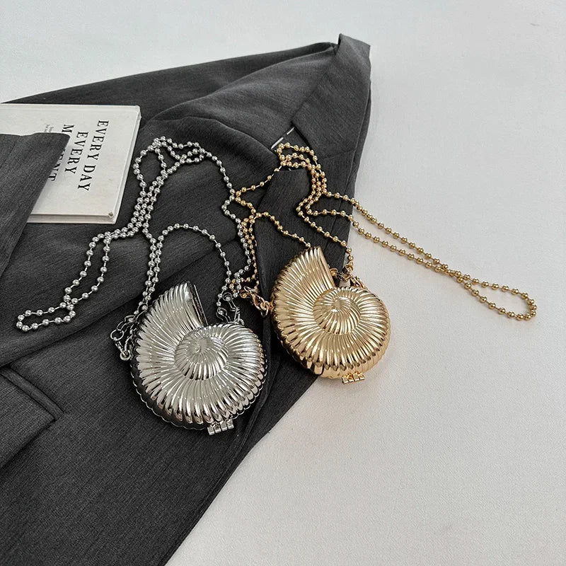 Simple Conch Dinner Bag Women's Shoulder Messenger Crossbody Bag Fun Personality Metal Chain Clutch Acrylic Shell Phone Bags Hot