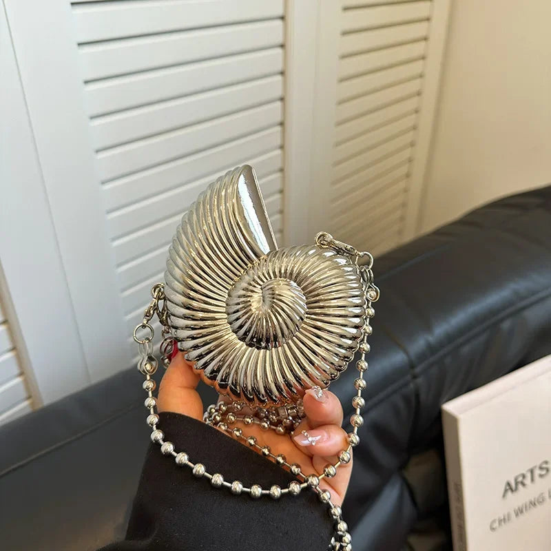 Simple Conch Dinner Bag Women's Shoulder Messenger Crossbody Bag Fun Personality Metal Chain Clutch Acrylic Shell Phone Bags Hot