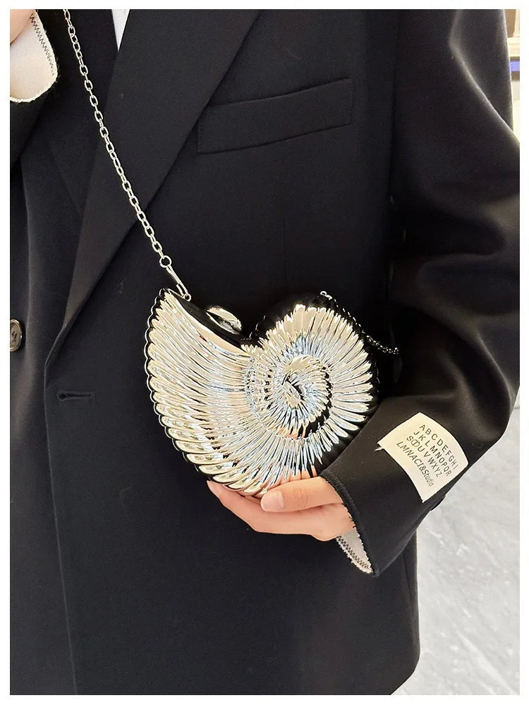Simple Conch Dinner Bag Women's Shoulder Messenger Crossbody Bag Fun Personality Metal Chain Clutch Acrylic Shell Phone Bags Hot