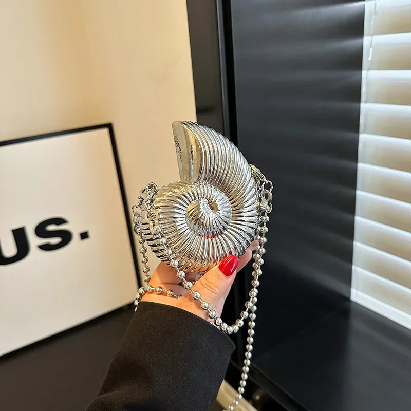 Simple Conch Dinner Bag Women's Shoulder Messenger Crossbody Bag Fun Personality Metal Chain Clutch Acrylic Shell Phone Bags Hot