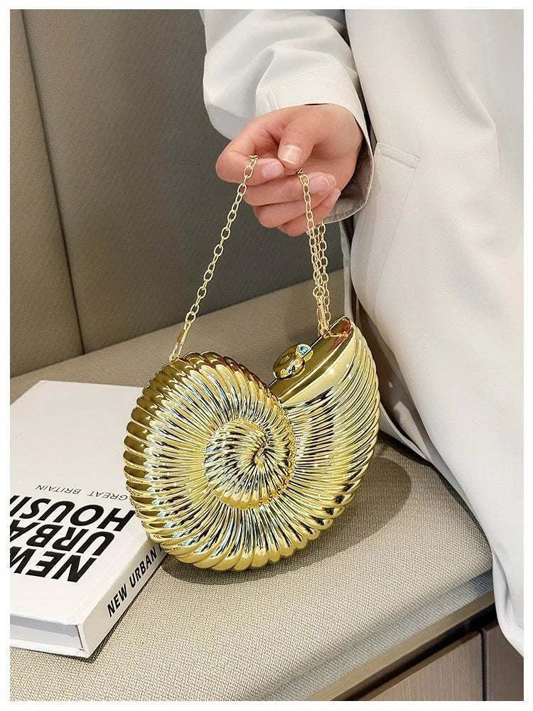 Simple Conch Dinner Bag Women's Shoulder Messenger Crossbody Bag Fun Personality Metal Chain Clutch Acrylic Shell Phone Bags Hot